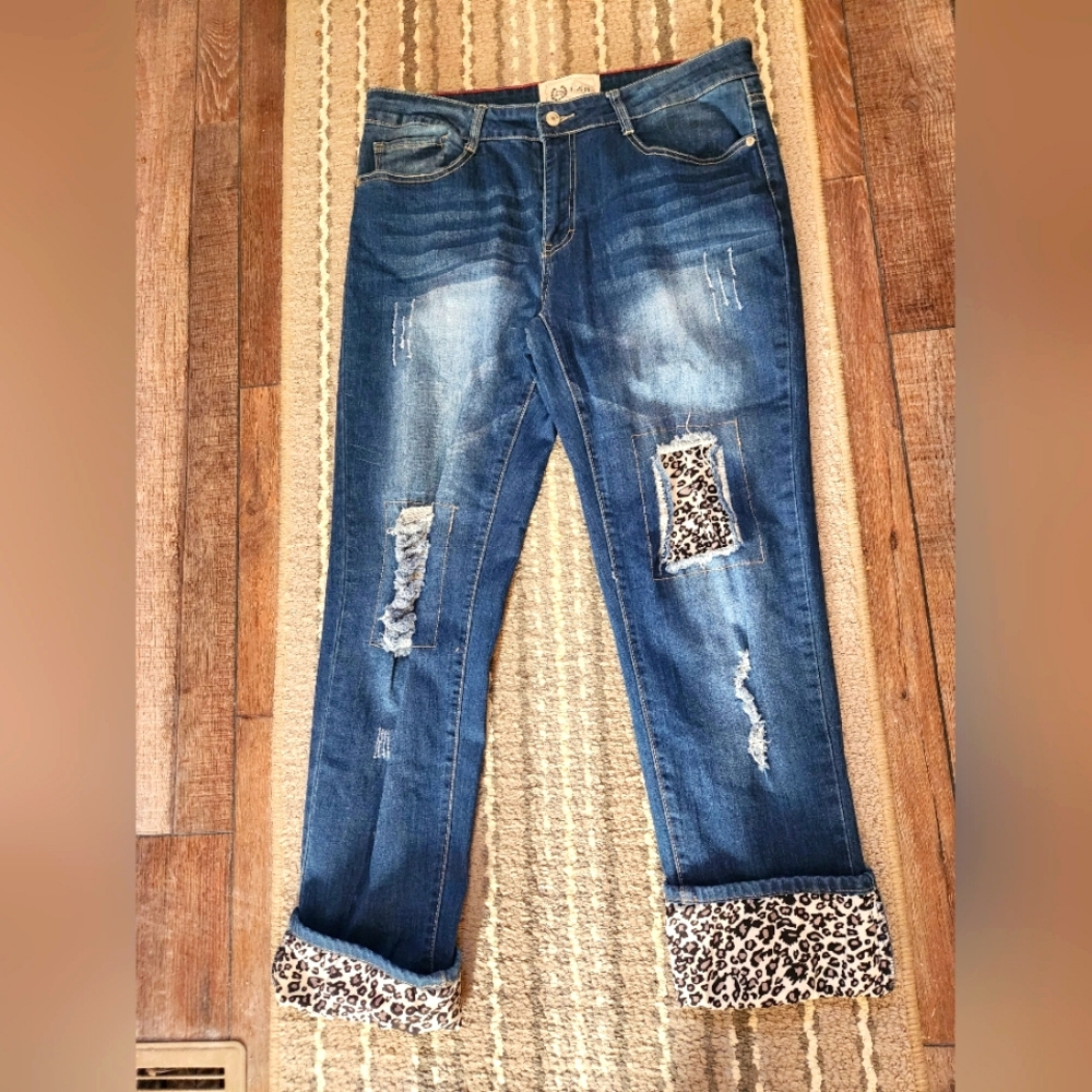 L&B JEANS WOMENS DENIM JEANS SIZE 14 SLIM STRAIGHT WITH CHEETAH PATCHES